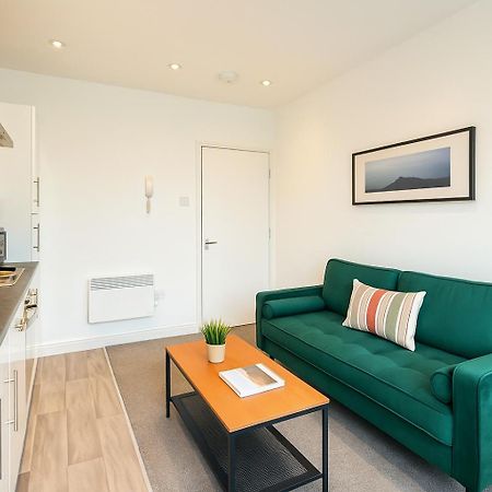 2 Bedroom Apartment Near City Centre, Uni & Parks! Κάρντιφ Εξωτερικό φωτογραφία